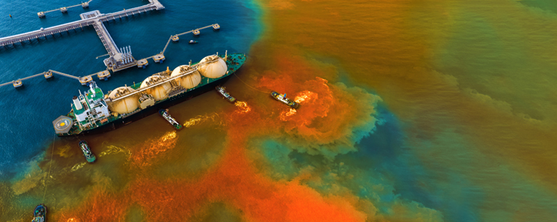 Oil spill in ocean